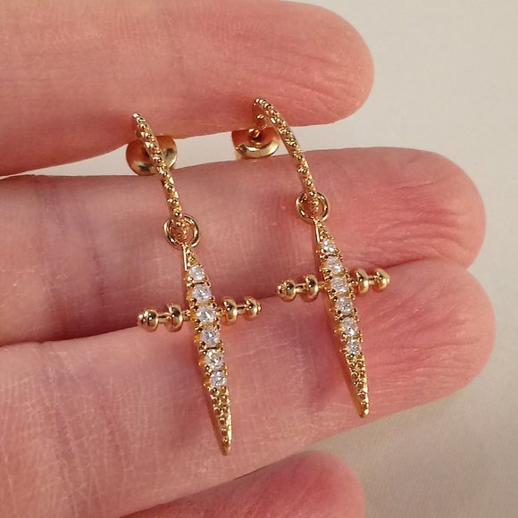 Men's 18K Yellow Gold + 925 Silver Diamond Zircon Cross Sword Stud Earrings Gift - Picture 4 of 6